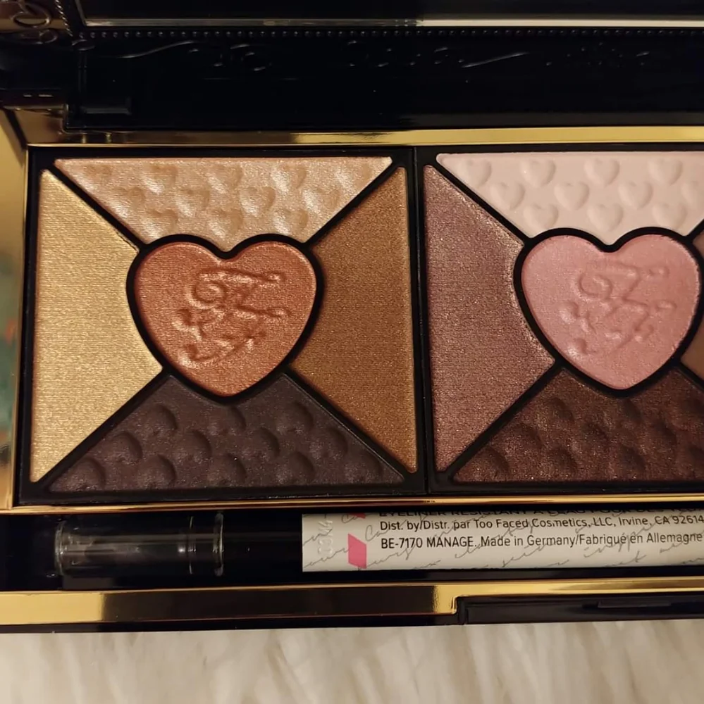 💖 FIRM! NWT TOO FACED LOVE EYESHADOW PALETTE (DISCONTINUED)